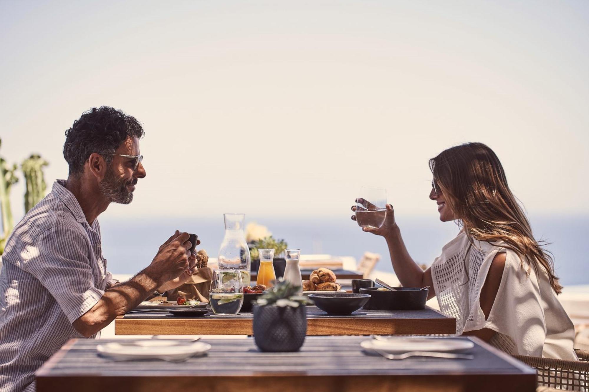 Magma Resort Santorini, In The Unbound Collection By Hyatt Vourvoúlos Esterno foto
